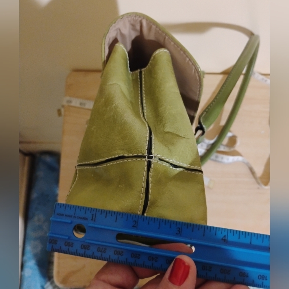 Green GIANI BERNINI Distressed Leather Shoulder Bag - Picture 14 of 14